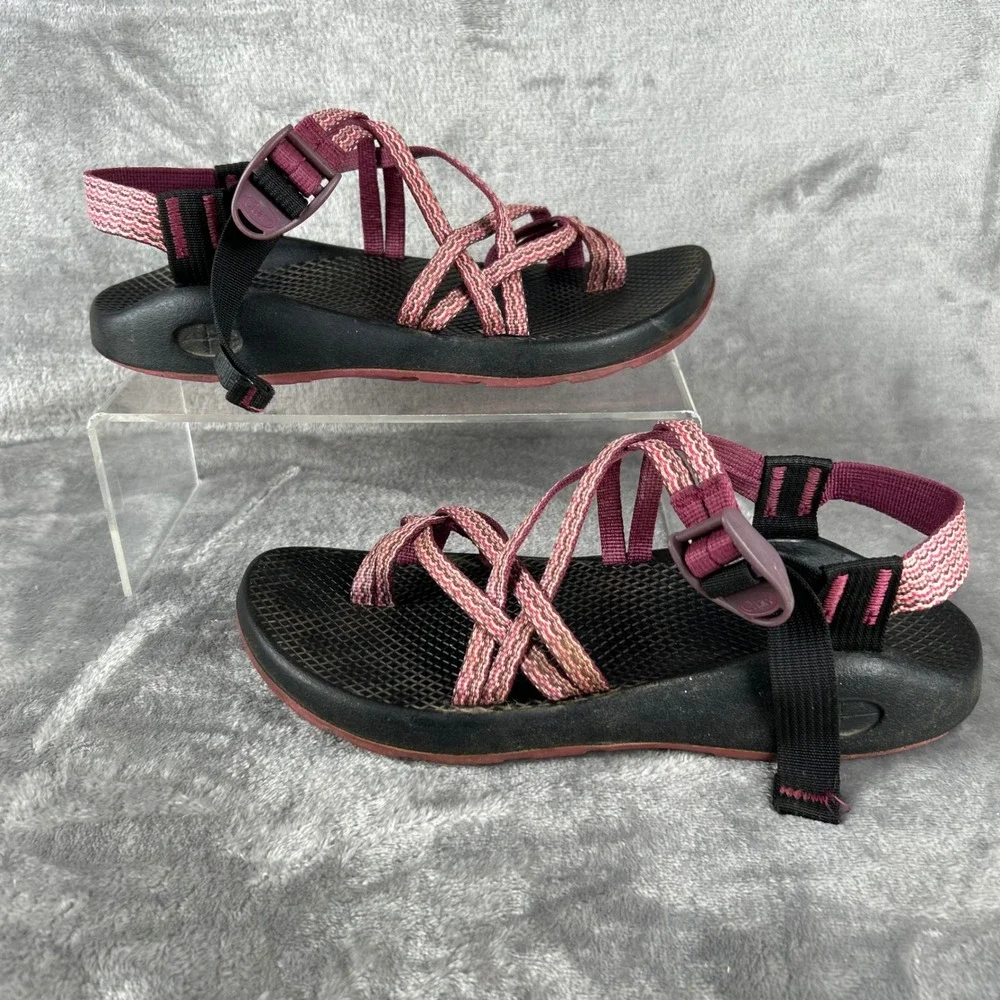 Chaco Z2 Classic Women 9 Burgundy Pink Double Strap Toe Loop Vibram Sandals